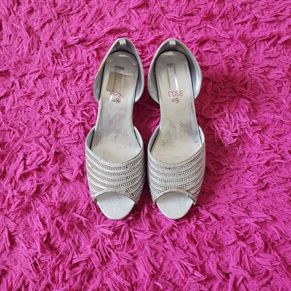 Fancy Sandals - Picture 2 of 3